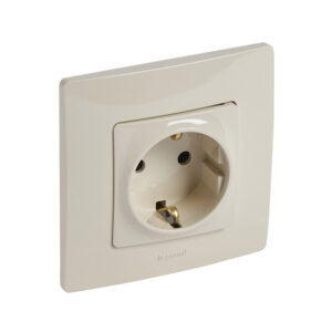 Priza schuko Niloe 2P+T ivoire L396474